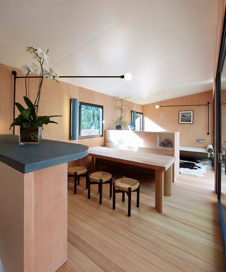In/Out - Charlotte Perriand La Maison Au Bord De L'eau