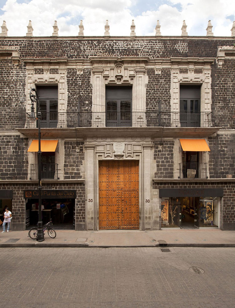 In Out - OUT/ABOUT: Downtown Mexico
