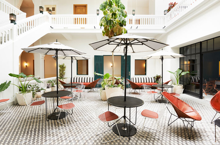 In/Out - American Trade Hotel