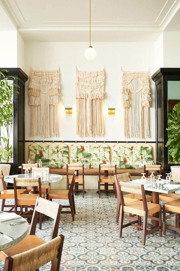In/Out - American Trade Hotel