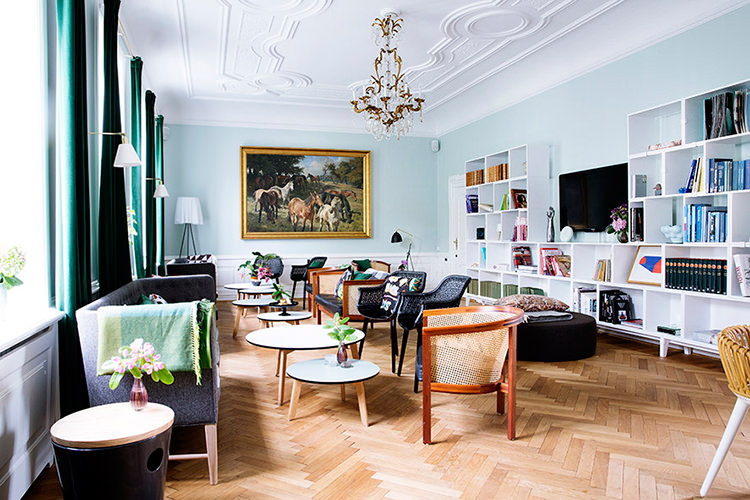 In/Out - Out/About: OUT/ABOUT: Rungstedgaard Hotel