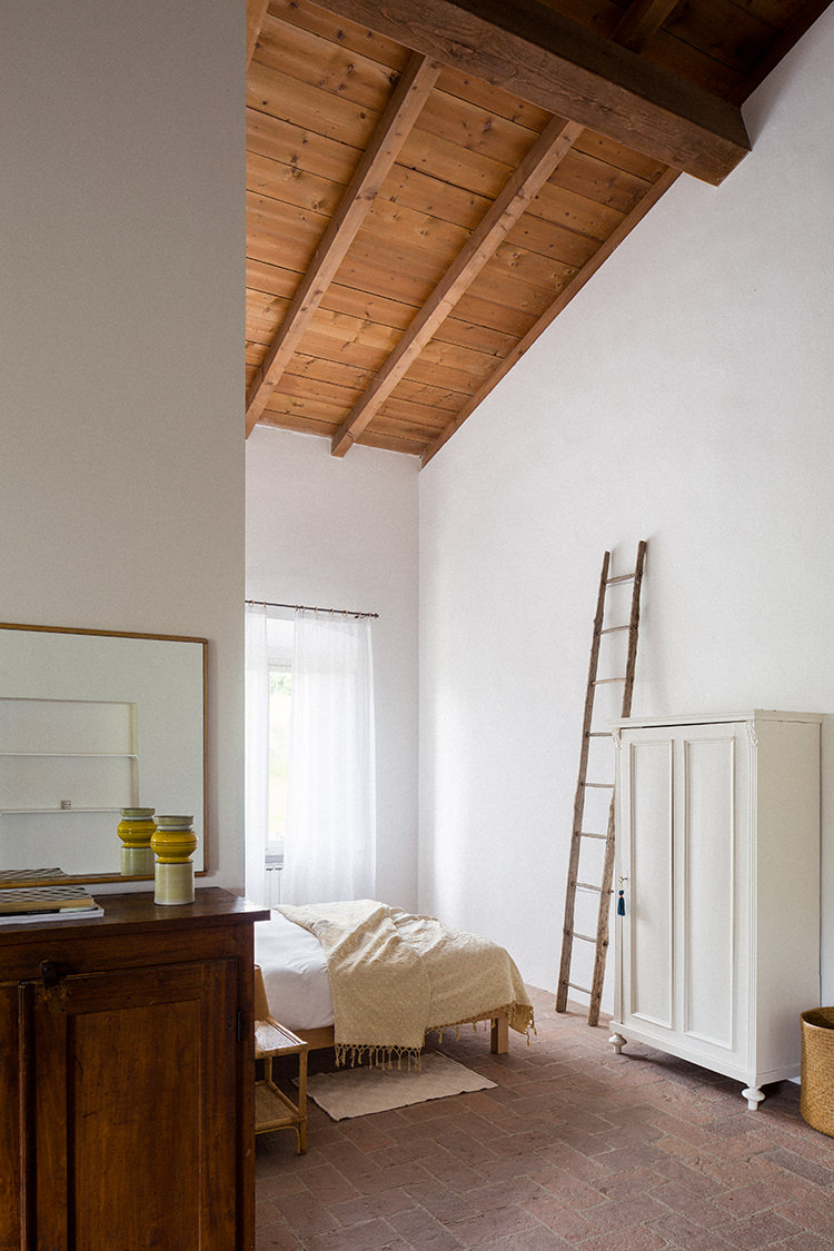 In/Out - OUT/ABOUT: Villa Lena