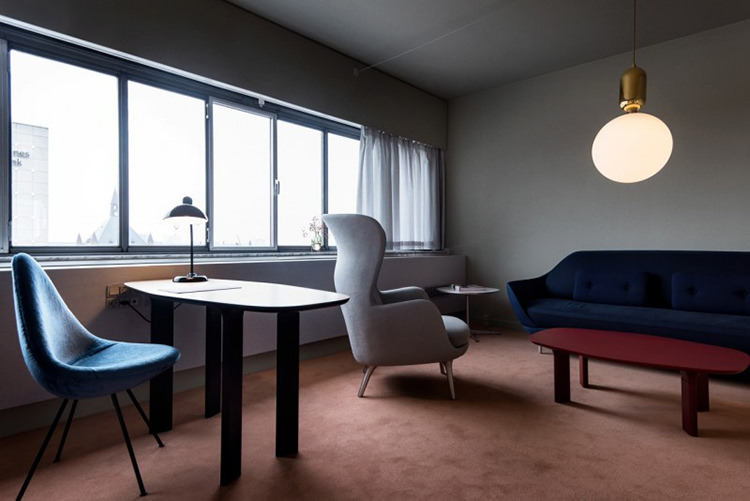 In/Out: HAYON Studio - Room 506 At Raddison Blu Royal Hotel
