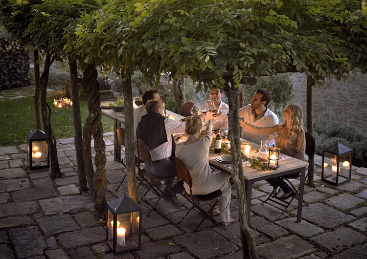 In/Out - OUT/ABOUT: Hotel Monteverdi
