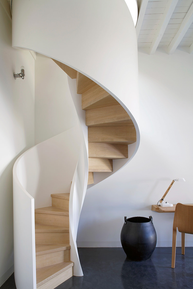 In/Out - OUT/ABOUT: Château de la Resle 