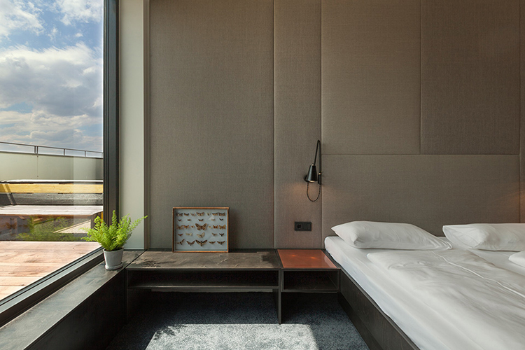 In/Out - OUT/ABOUT: Flushing Meadows Hotel