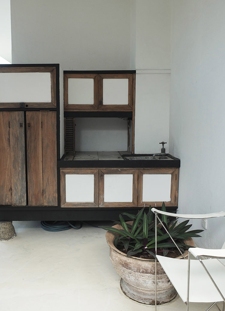 In/Out: Geoffrey Bawa Number 11 Colombo