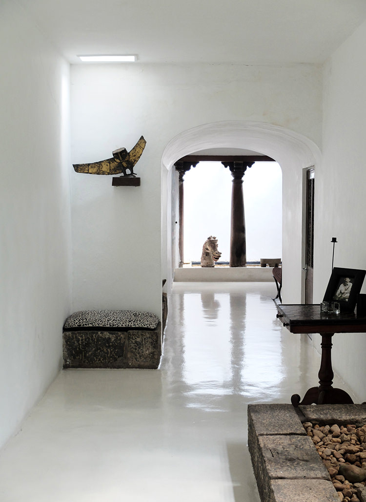 In/Out: Geoffrey Bawa Number 11 Colombo