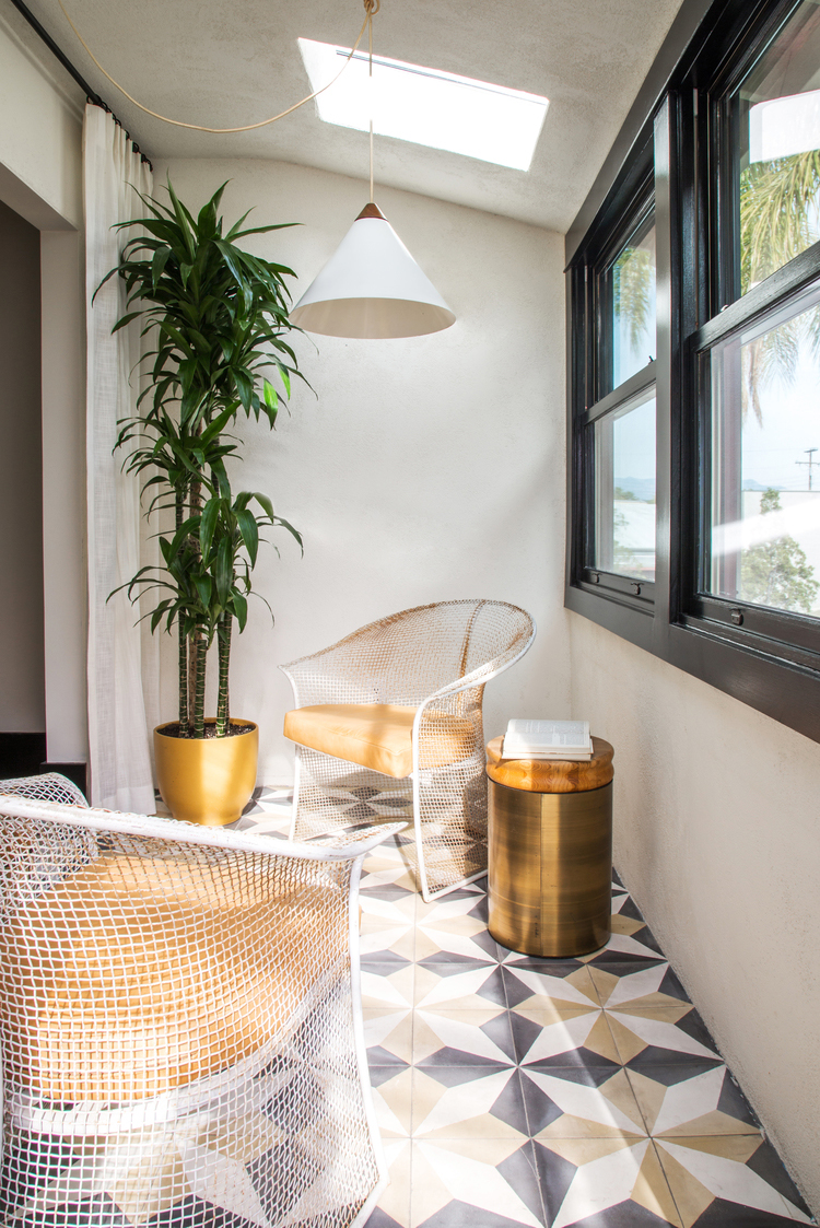In/Out - OUT/ABOUT: HOTEL COVELL