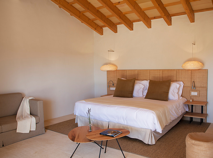 In/Out - OUT/ABOUT: LA PISCINA DE LA SUITE 'POOL COTTAGE' MENORCA