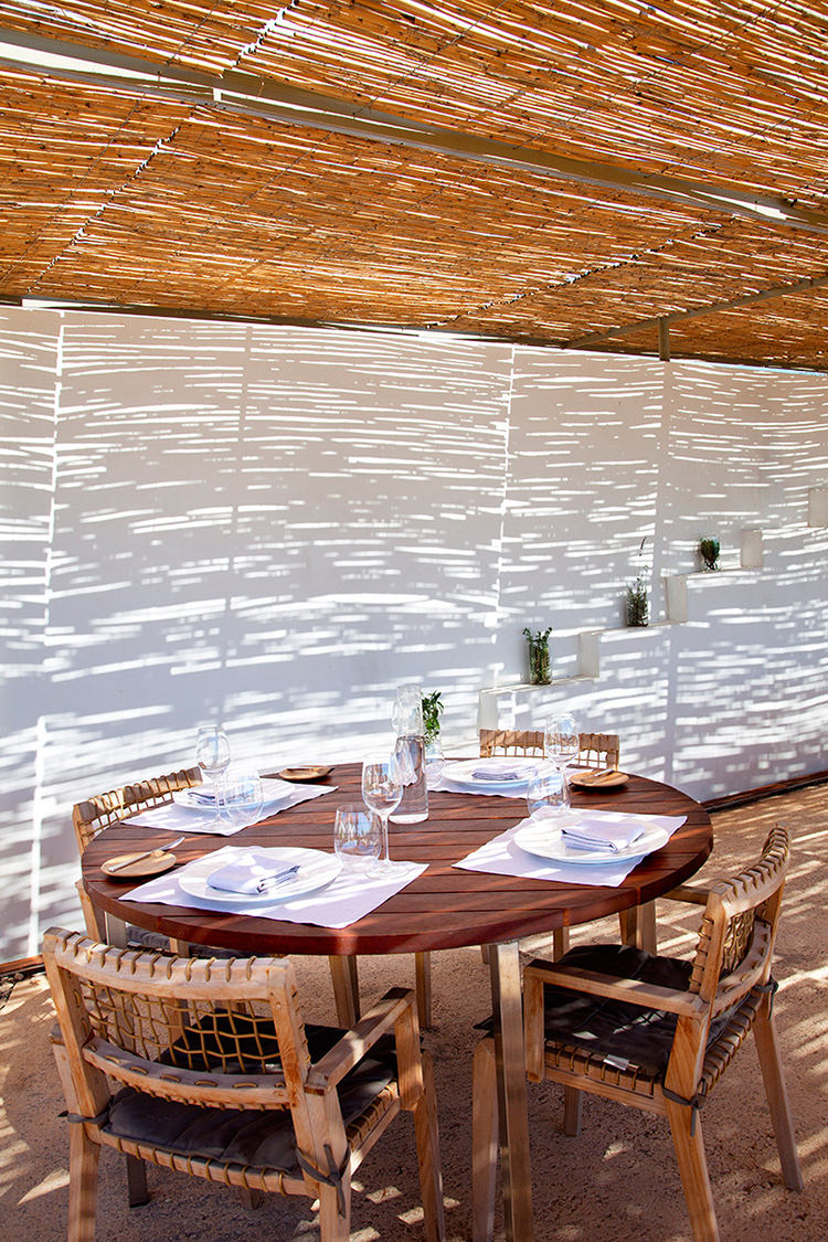 In/Out - OUT/ABOUT: LA PISCINA DE LA SUITE 'POOL COTTAGE' MENORCA