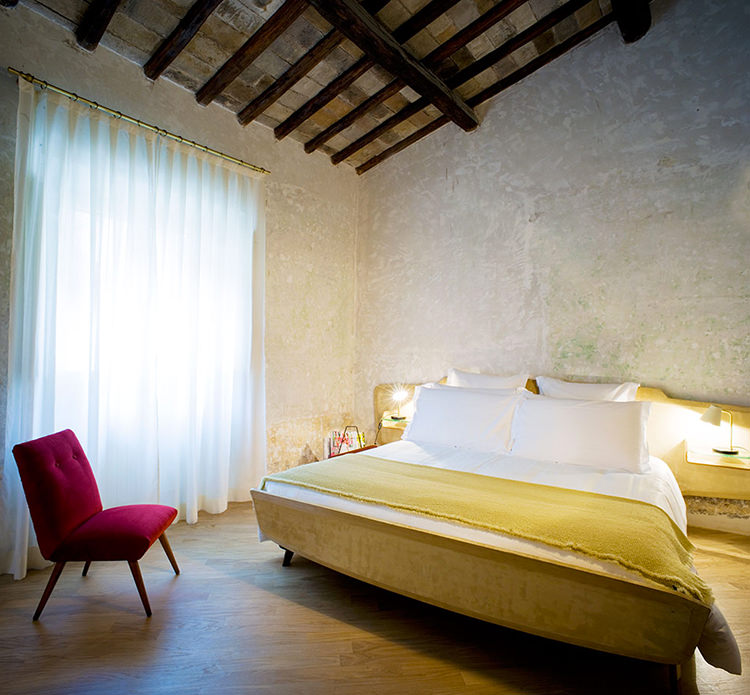 In/Out: G-Rough Hotel