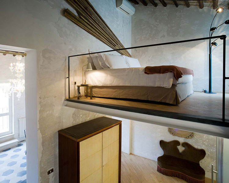 In/Out: G-Rough Hotel