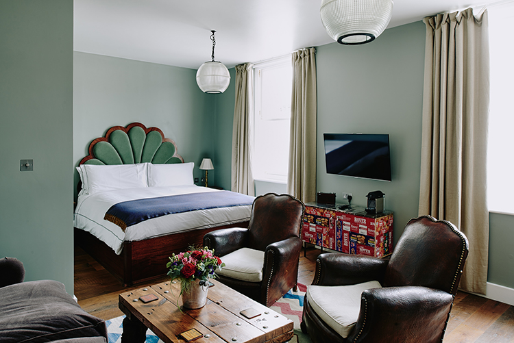 In/Out: Artist Residence Hotel