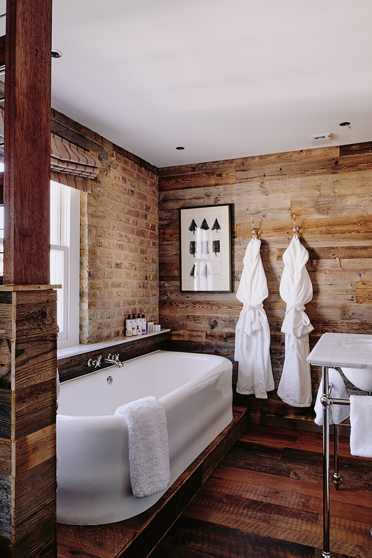 In/Out: Artist Residence Hotel