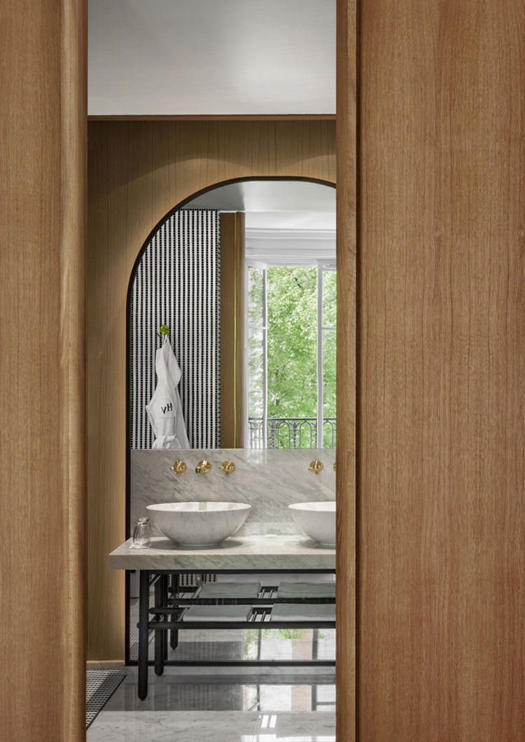 In/Out - Hotel Vernet by Francois Champsaur