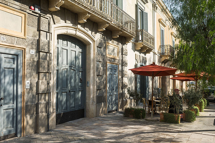 In/Out: Palazzo Margherita