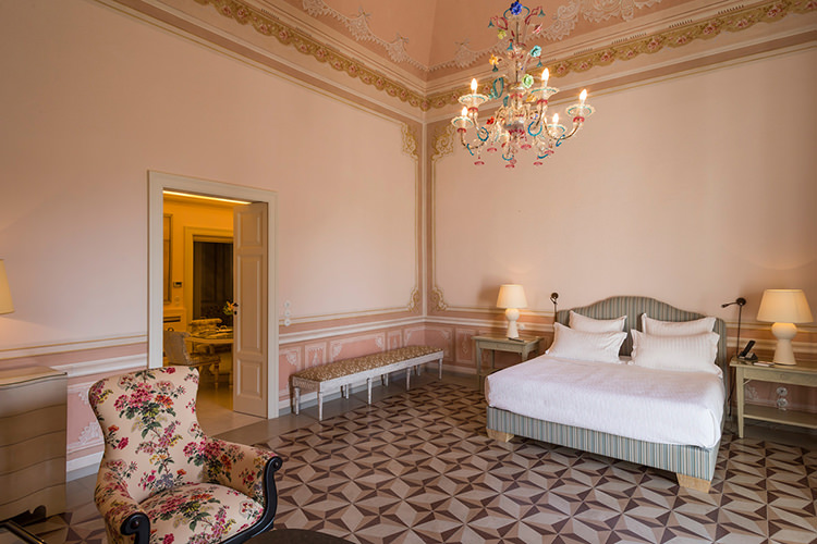 In/Out: Palazzo Margherita