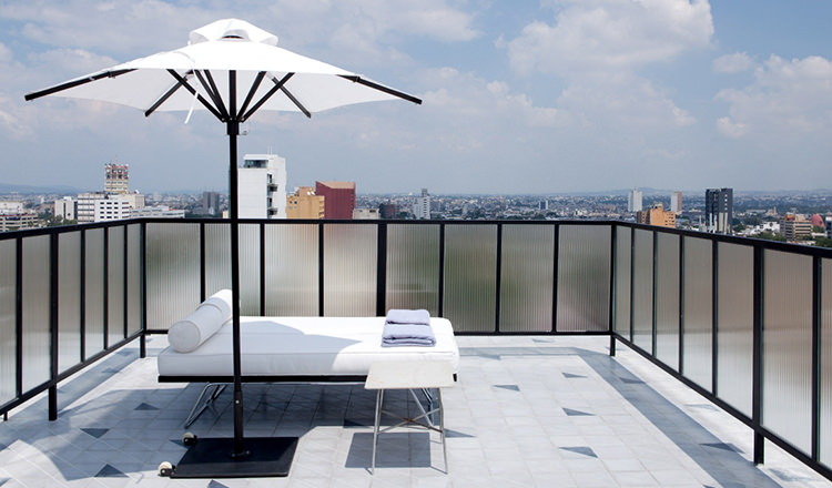 In/Out: Casa Fayette