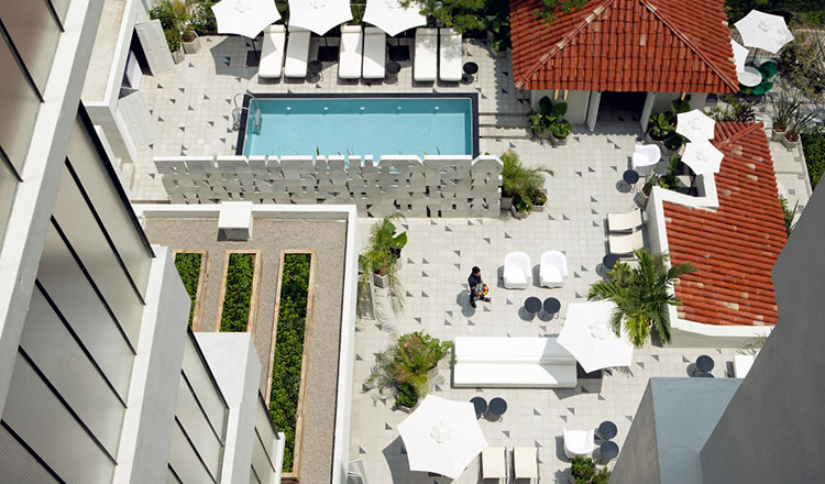 In/Out: Casa Fayette