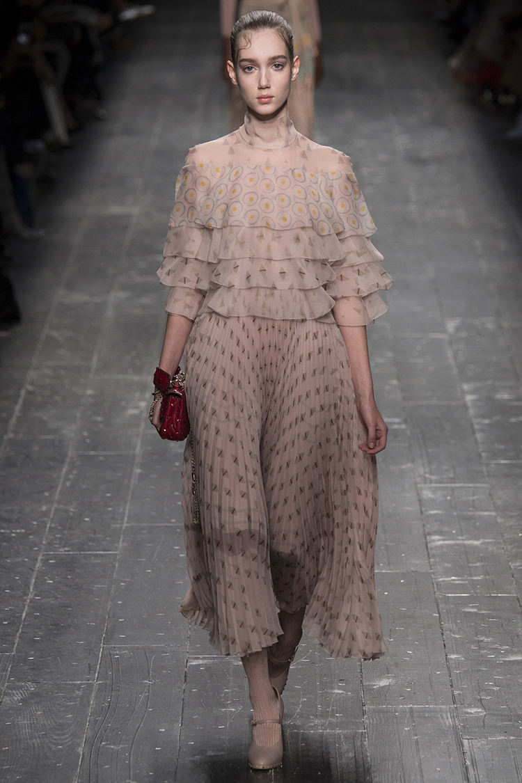 In/Out: Valentino Fall 2016