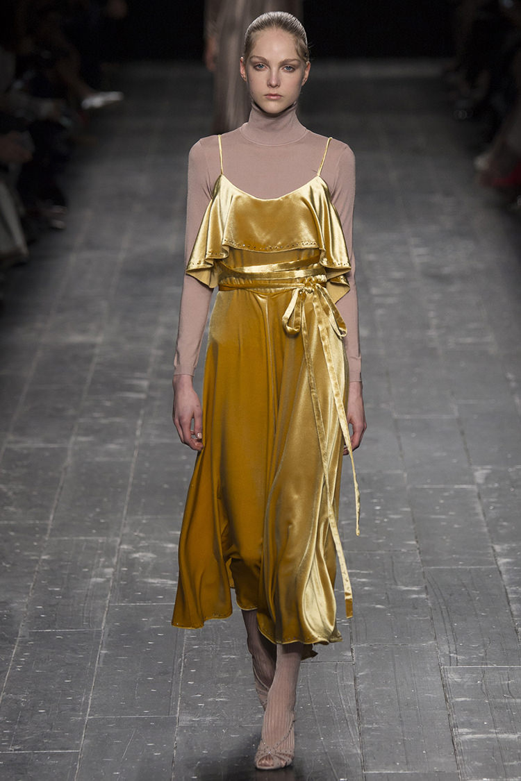 In/Out: Valentino Fall 2016
