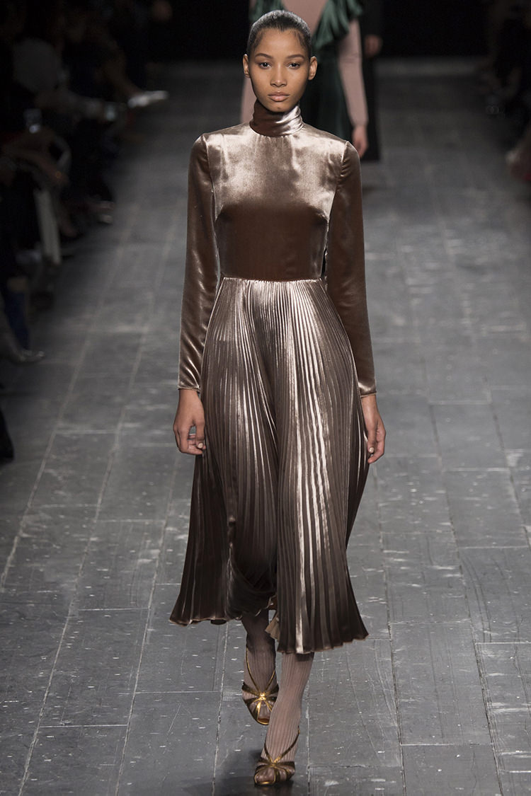 In/Out: Valentino Fall 2016