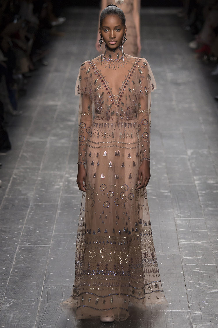 In/Out: Valentino Fall 2016