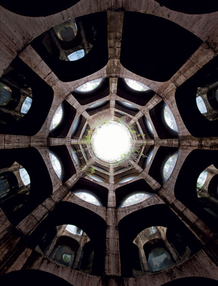 In/Out: Xavier Corbero’s home