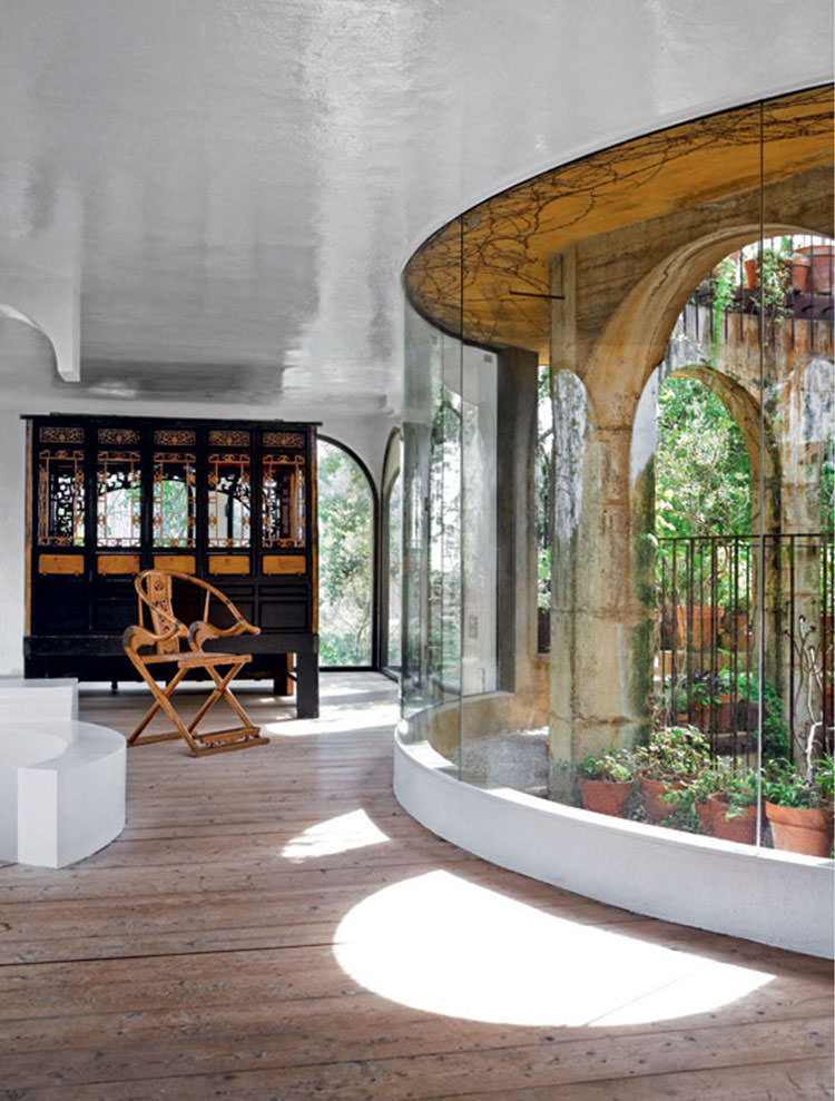 In/Out: Xavier Corbero’s home
