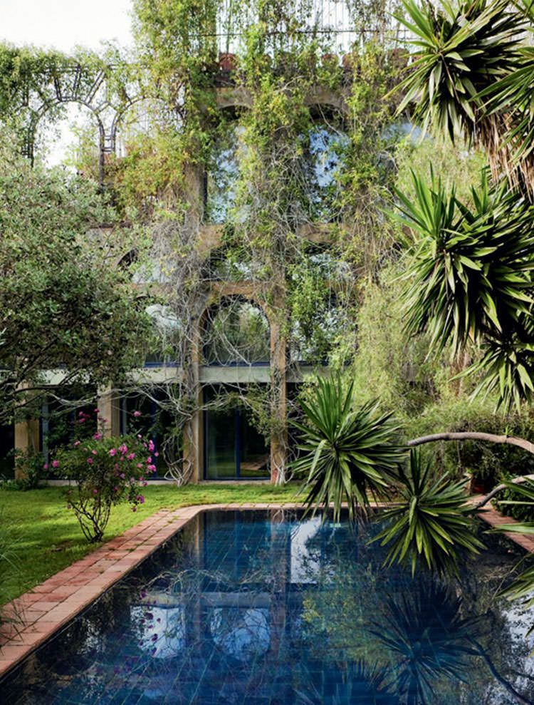 In/Out: Xavier Corbero’s home