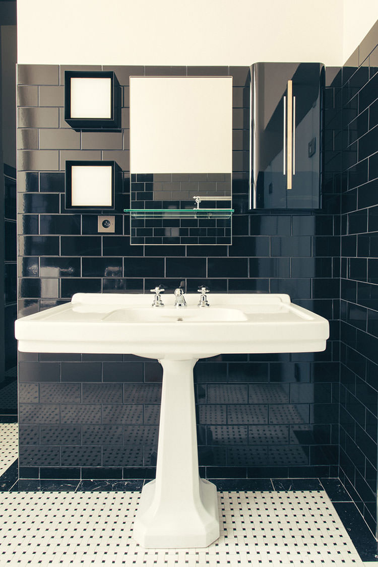 In/Out: Hotel Saint Marc, Paris