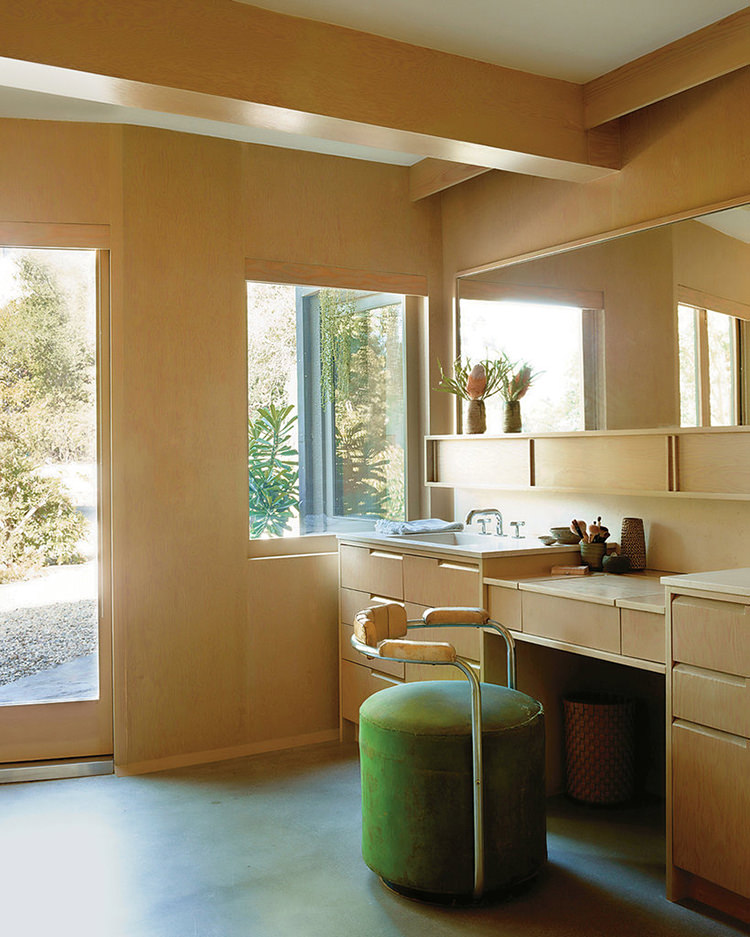 In/Out:The R.M. Schindler house of L.A. designer Pamela Shamshiri