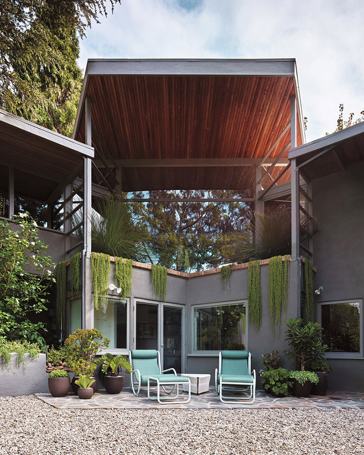 In/Out:The R.M. Schindler house of L.A. designer Pamela Shamshiri