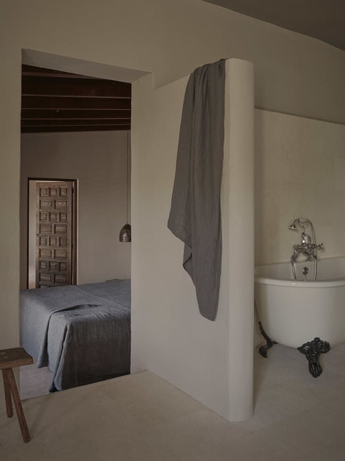 In/Out: La Granja Ibiza