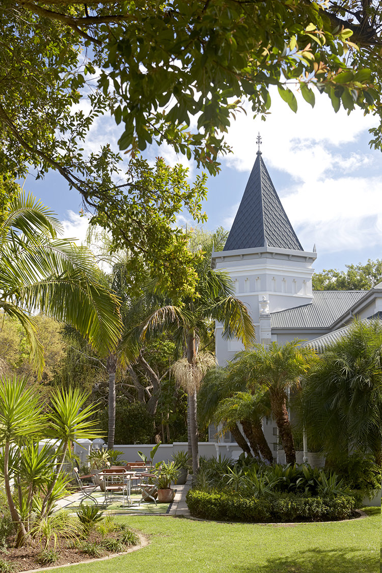 In/Out: The Robertson Small Hotel