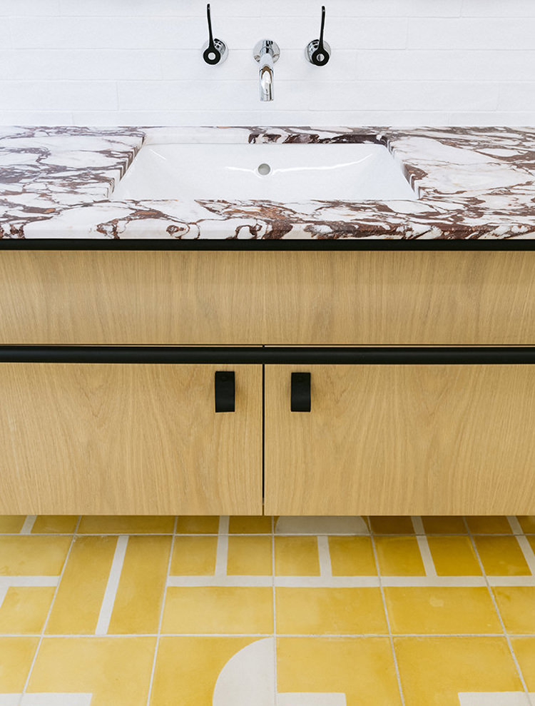 In/Out: Bronte Beach House by Arent&Pyke