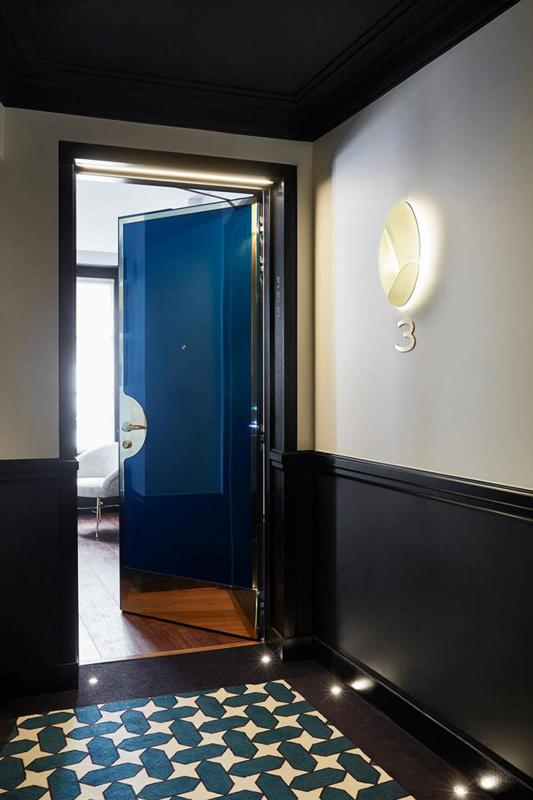 In/Out: Le Roch Hotel Paris