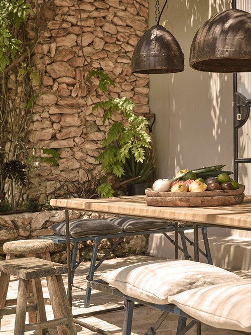 In/Out: La Granja Ibiza