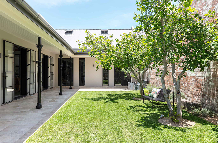 In/Out: Barcom Terrace by Arent&Pyke