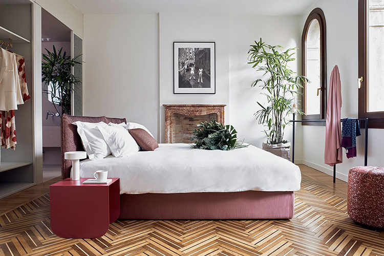 In/Out: Casa Flora Venice