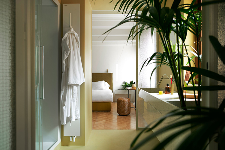 In/Out: Casa Flora Venice