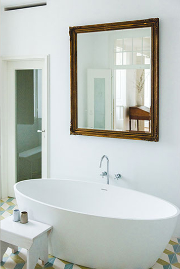 In/Out: Casa Mae