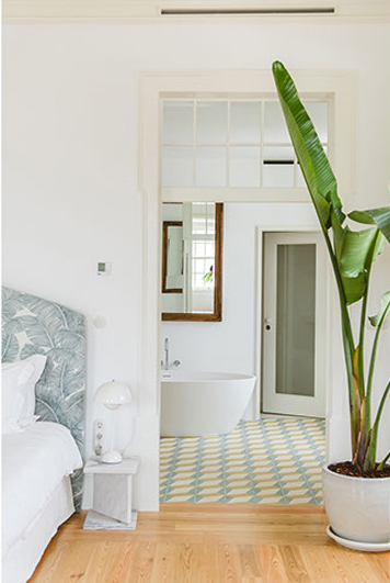 In/Out: Casa Mae