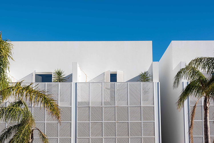 In/Out: Casa Mae