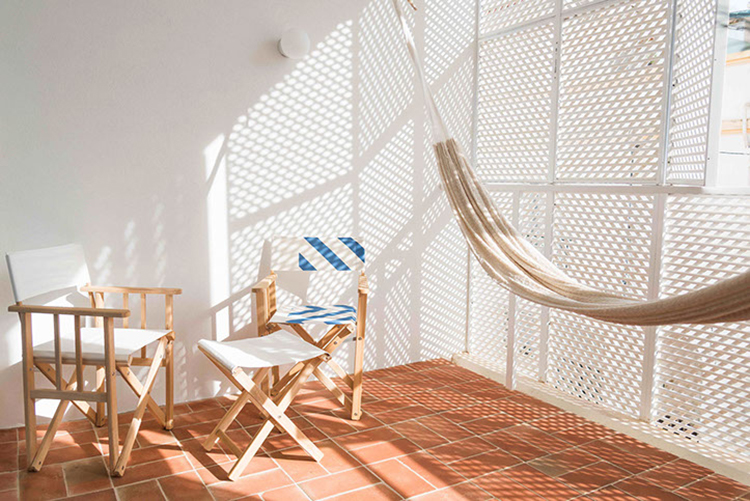 In/Out: Casa Mae