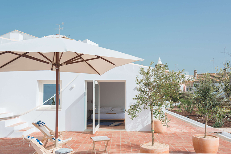 In/Out: Casa Mae