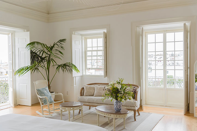In/Out: Casa Mae