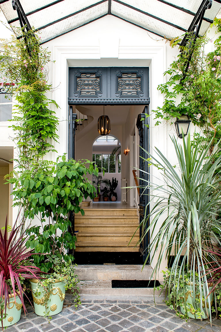 In/Out: Villa Rose