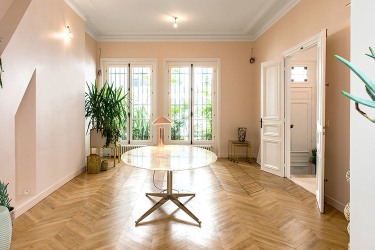 In/Out: Villa Rose